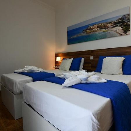 Apartamento A Bed Of Roses Marsalforn Exterior foto