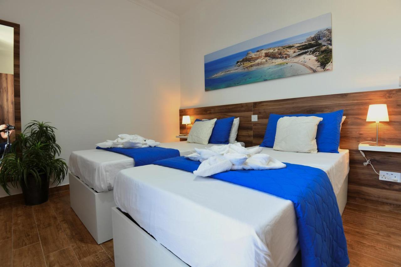 Apartamento A Bed Of Roses Marsalforn Exterior foto